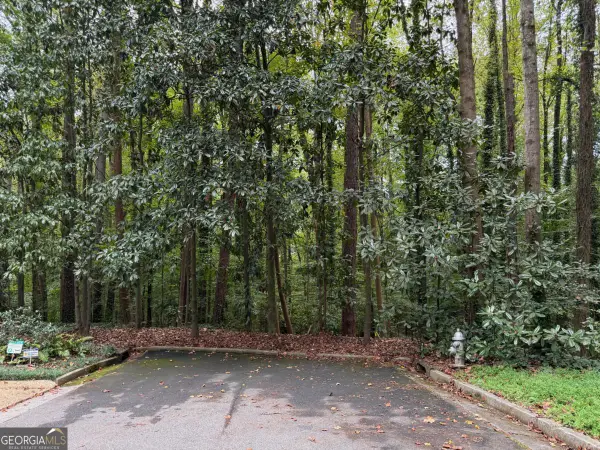 1095 Nawench Road, Atlanta, GA 30327