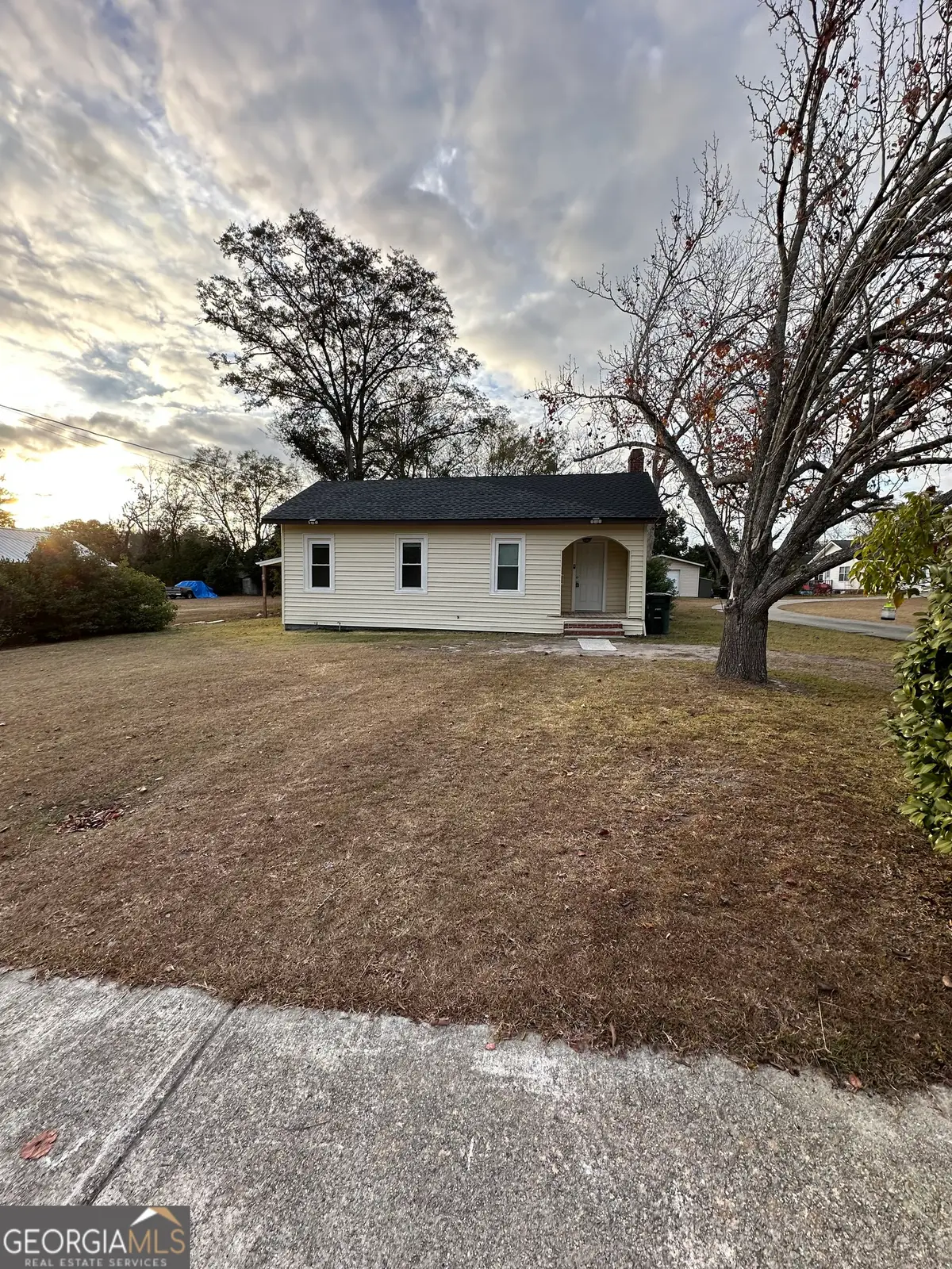 306 S Tillman Street, Glennville, GA 30427 - Image #1