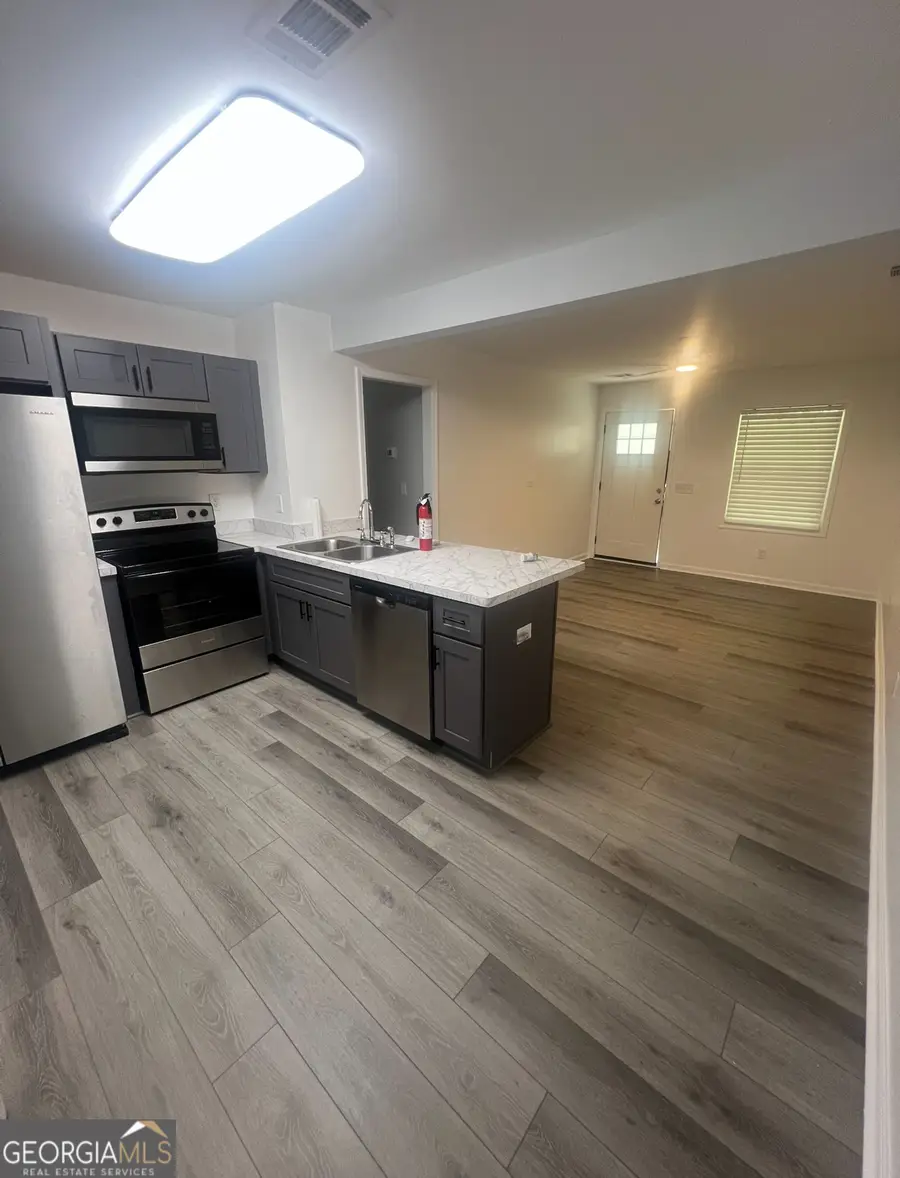 839 Commodore Drive Nw, Atlanta, GA 30318 - Image #3