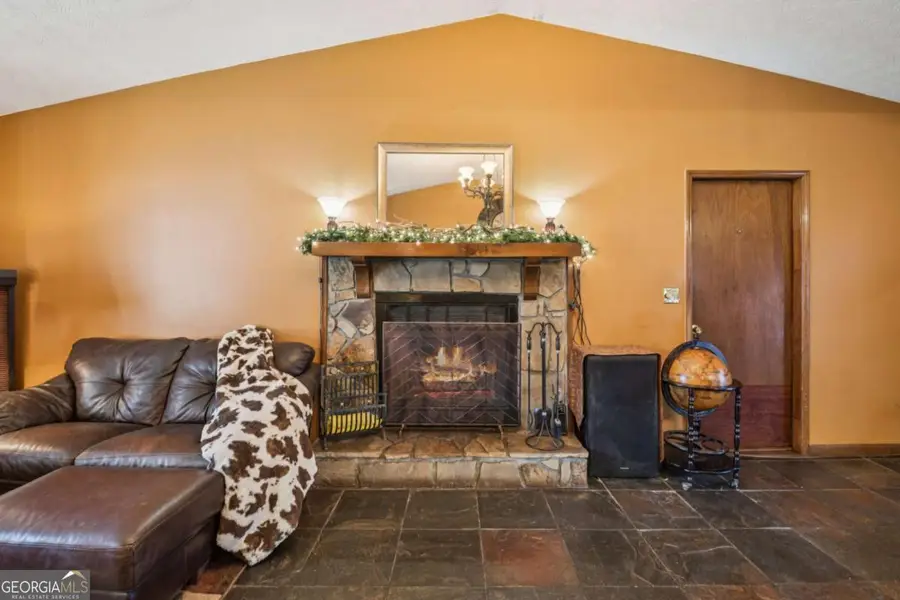 527 Jaywood Drive, Stone Mountain, GA 30083 - Image #3