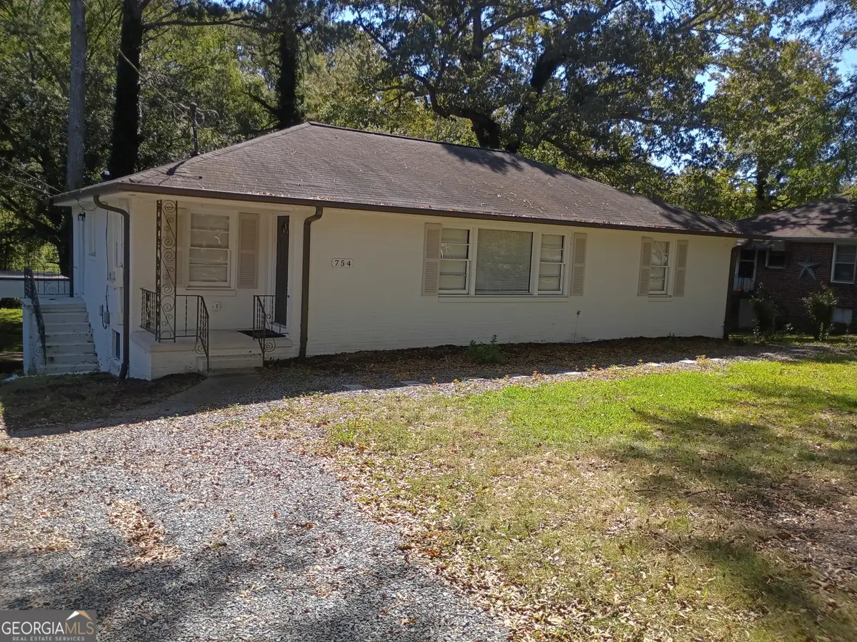 754 Pinehill Drive Se, Smyrna, GA 30080 - Image #1