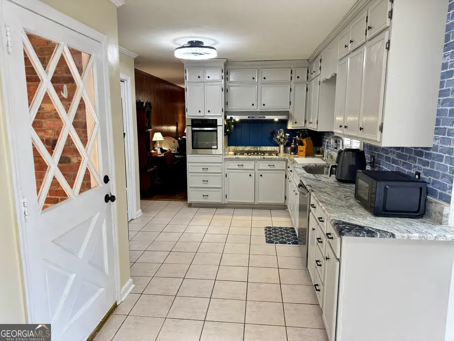 1643 Wesleyan Hills Drive, Macon, GA 31210 - Image #3