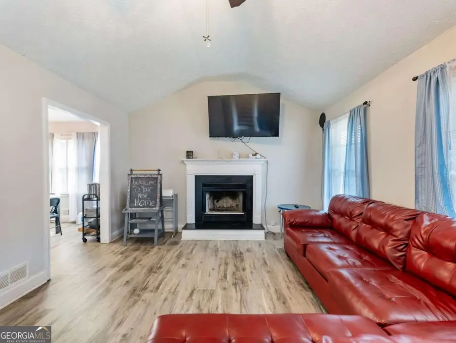 443 Rhett Drive, Loganville, GA 30052 - Image #2