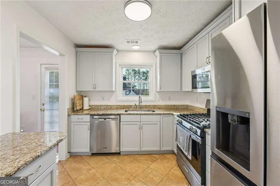 2163 Berryhill Circle Se, Smyrna, GA 30082 - Image #3