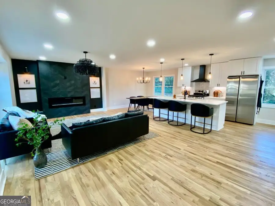 323 West Claiborne Ct Court, Marietta, GA 30066 - Image #2