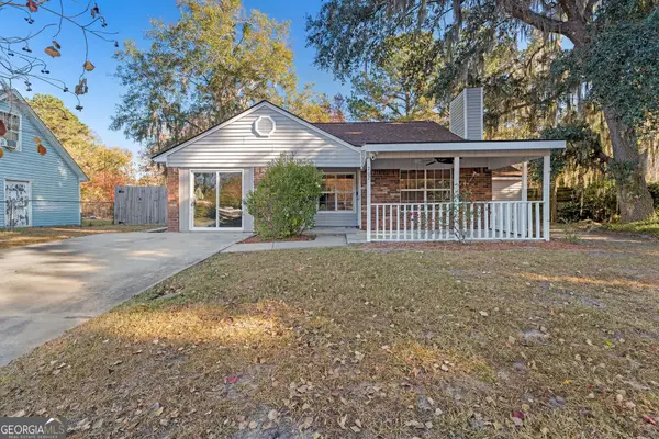 207 Whippoorwill Lane E, Richmond Hill, GA 31324