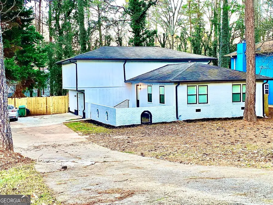 5390 Rockbridge Road, Stone Mountain, GA 30088 - Image #3