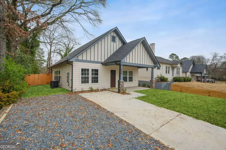 623 Hamilton E Holmes Drive Nw, Atlanta, GA 30318 - Image #2