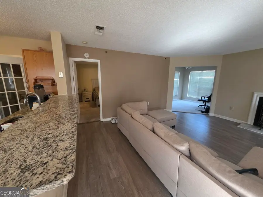 105 Mill Pond Court Se, Smyrna, GA 30082 - Image #2