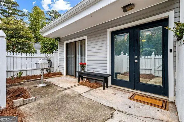 1129 Roselawn Lane Se, Marietta, GA 30067