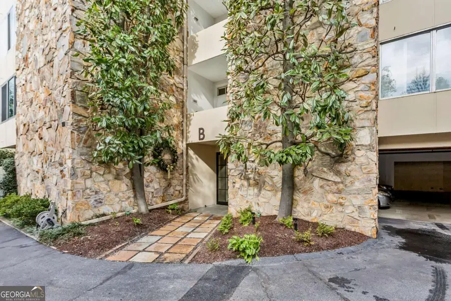 2632 Peachtree Road Nw #402B, Atlanta, GA 30305 - Image #2