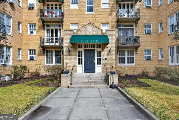 210 E State Street #18, Savannah, GA 31401