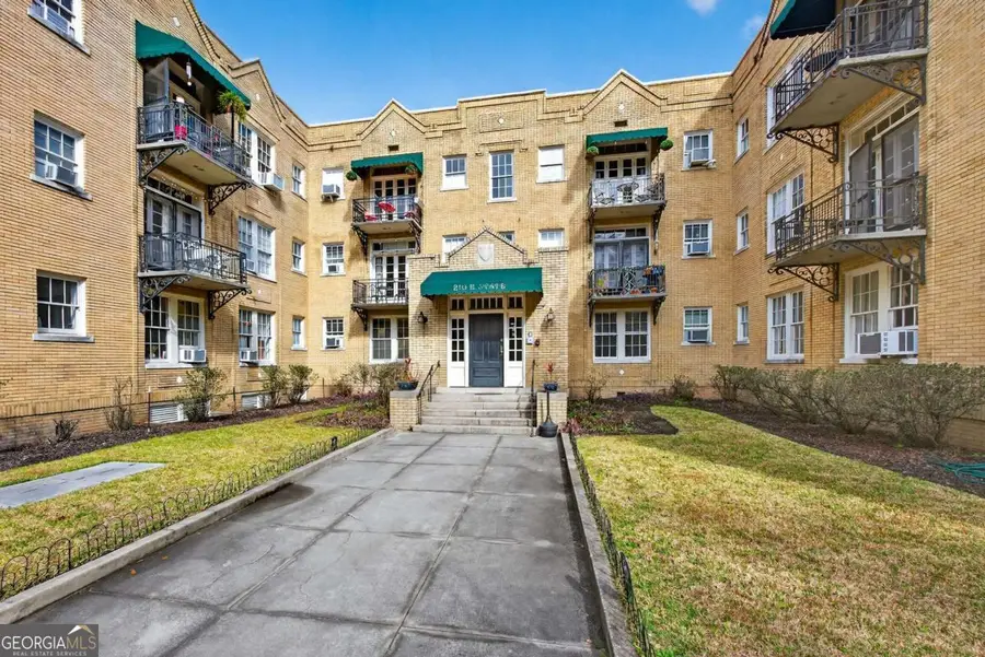 210 E State Street #18, Savannah, GA 31401 - Image #3