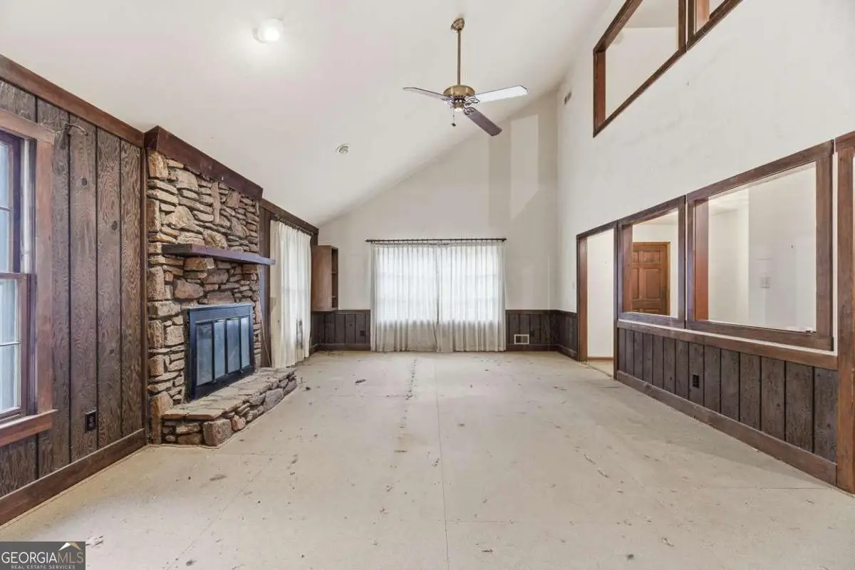 5249 Santee Street Sw, Stone Mountain, GA 30087 - Image #1