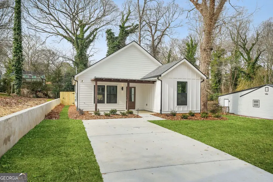 672 Commercial Avenue Nw, Atlanta, GA 30318 - Image #2