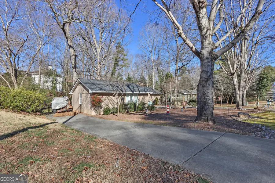 1474 Lakeshore Circle, Gainesville, GA 30501 - Image #3