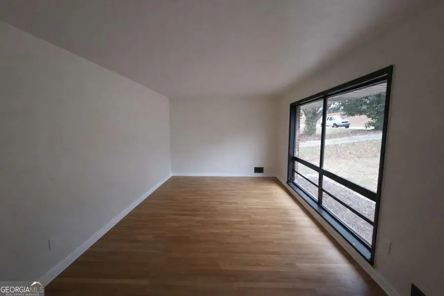 2875 Oldknow Drive Nw, Atlanta, GA 30318 - Image #3