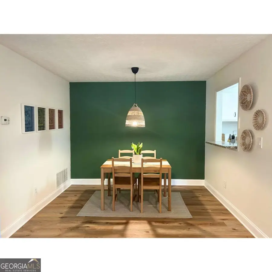 403 Cumberland Court Se, Smyrna, GA 30080 - Image #2