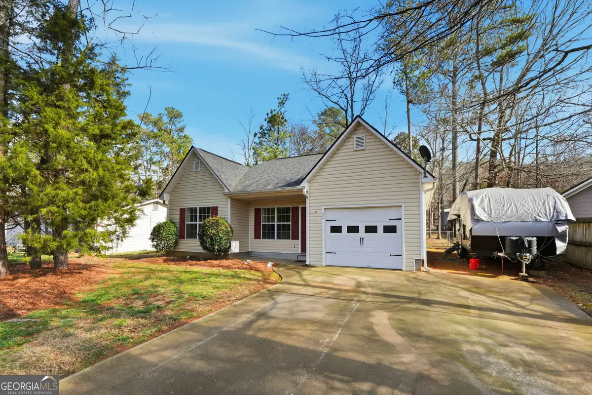 216 Whispering Pine Circle Ne, White, GA 30184 - Image #1