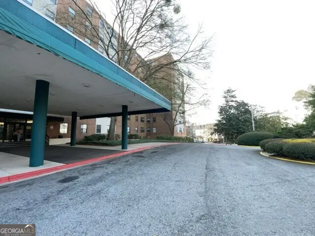 2965 Pharr Court South Nw, Atlanta, GA 30305 - Image #3