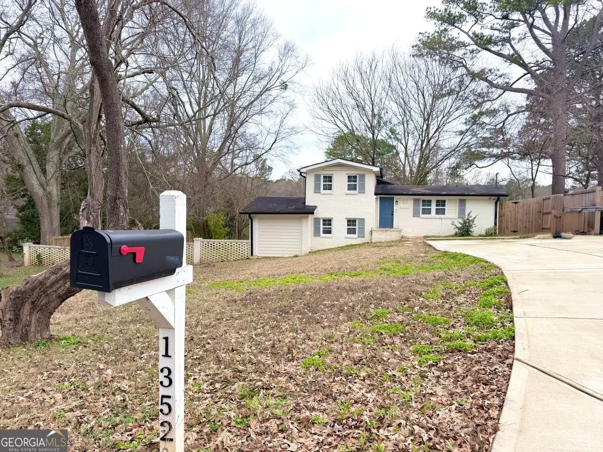 1352 N Hicks Circle Nw, Conyers, GA 30012 - Image #1