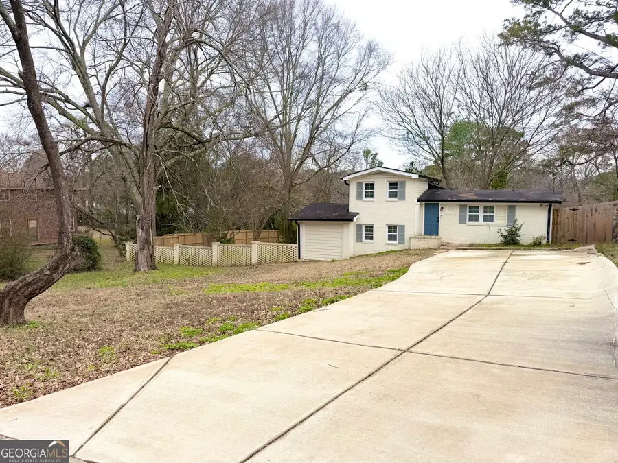 1352 N Hicks Circle Nw, Conyers, GA 30012 - Image #2