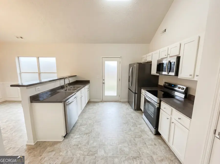 736 Tullamore Way, Hampton, GA 30228 - #2