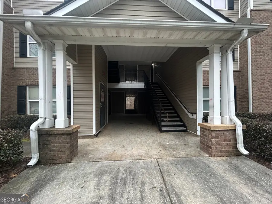 8104 Fairington Ridge Circle, Lithonia, GA 30038 - Image #2