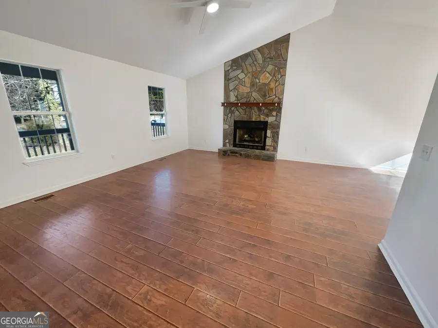 180 Honeysuckle Drive Se, Calhoun, GA 30701 - Image #3