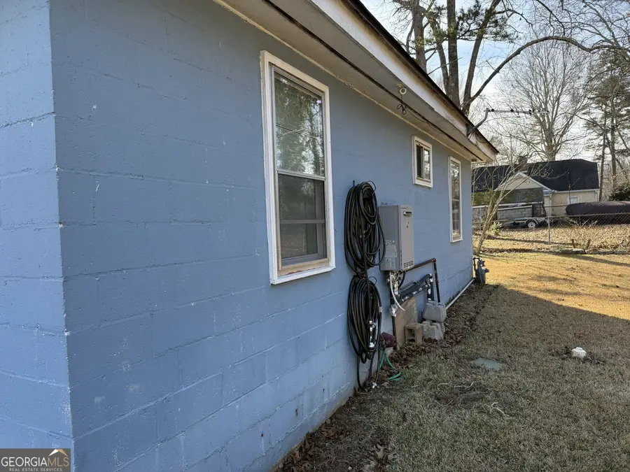 424 Johnson Drive, Stone Mountain, GA 30087 - Image #3