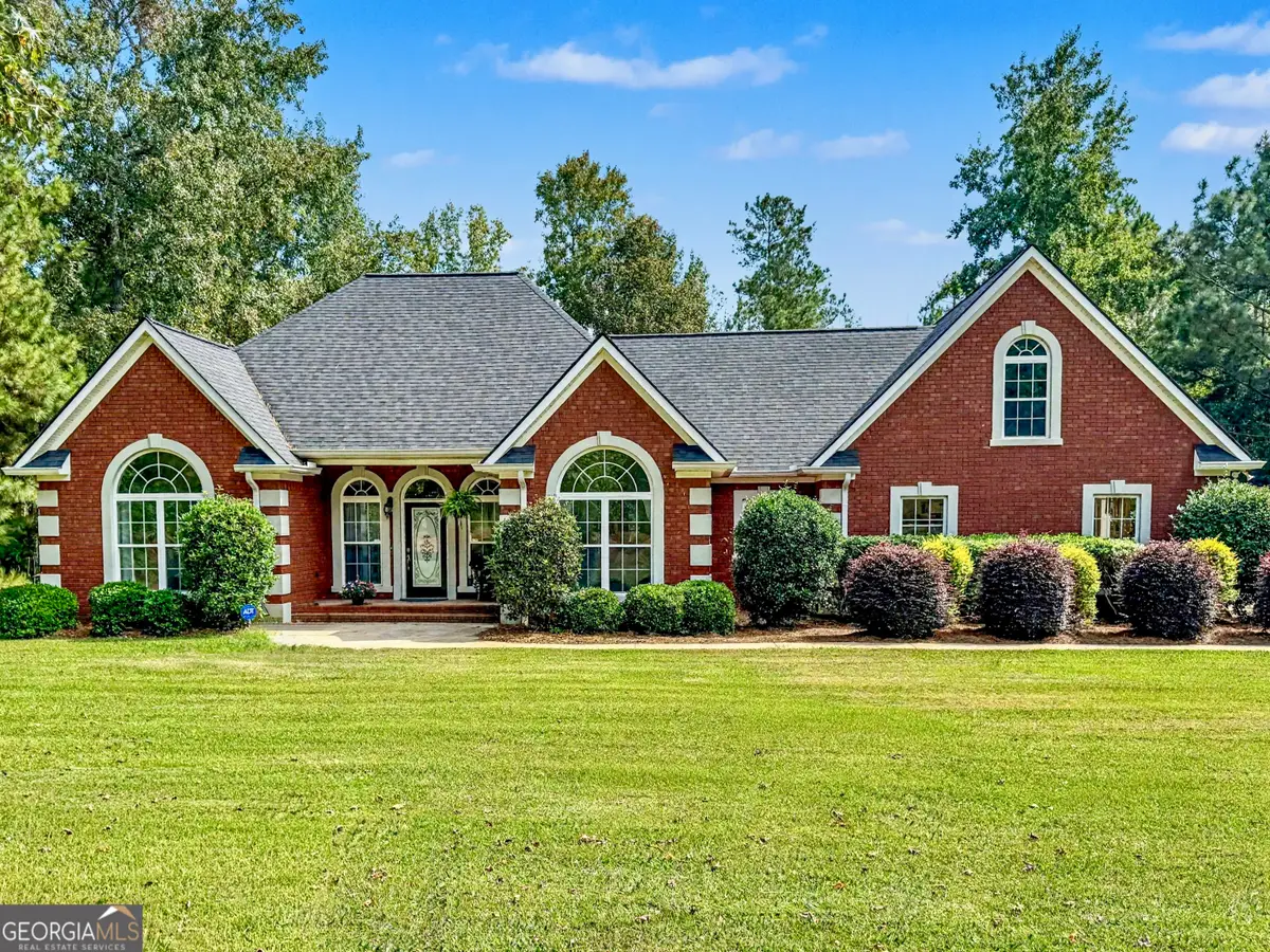 384 Lakemere Lane Nw, Milledgeville, GA 31061 - Image #1