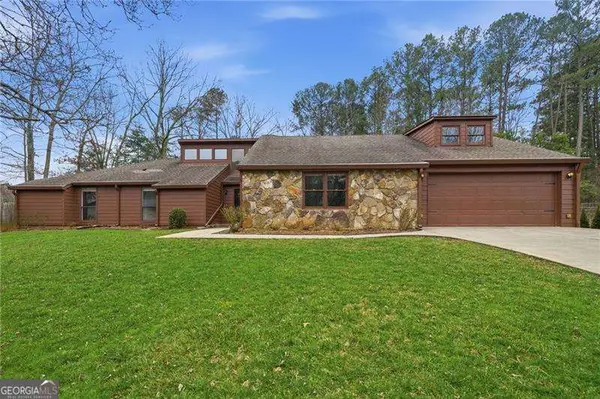 2735 Shadow Pine Drive, Roswell, GA 30076