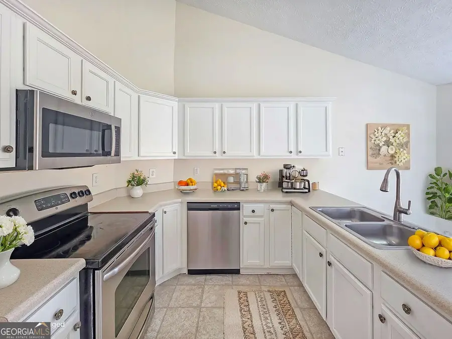 406 Kiley Drive, Hoschton, GA 30548 - Image #2