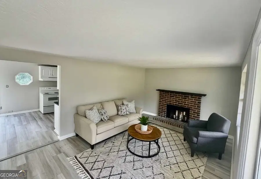 6045 S Bear Drive, Douglasville, GA 30135 - Image #3