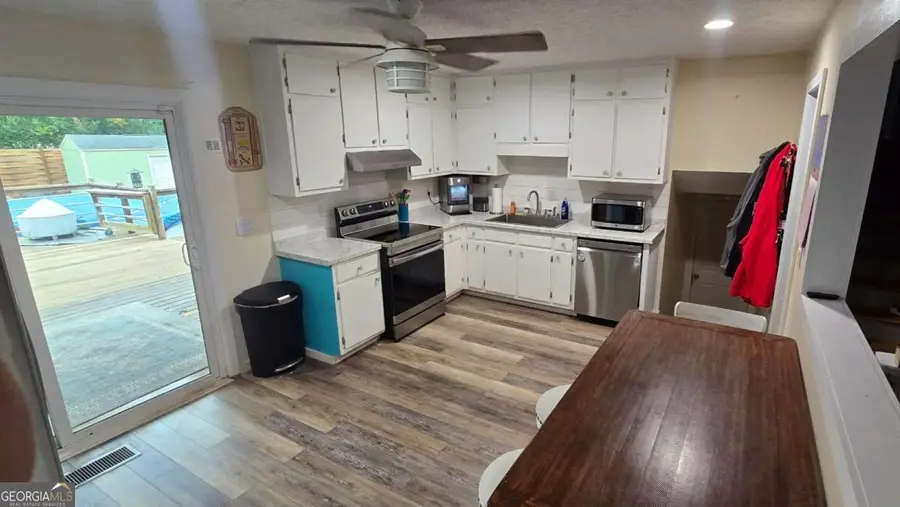 371 Amberwood Drive, Lawrenceville, GA 30044 - Image #2