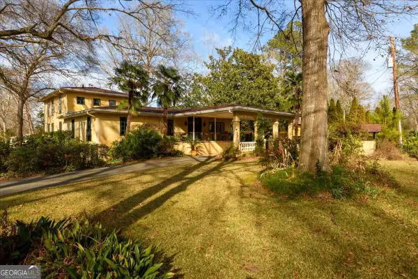 687 Lakeshore Drive, Jackson, GA 30233