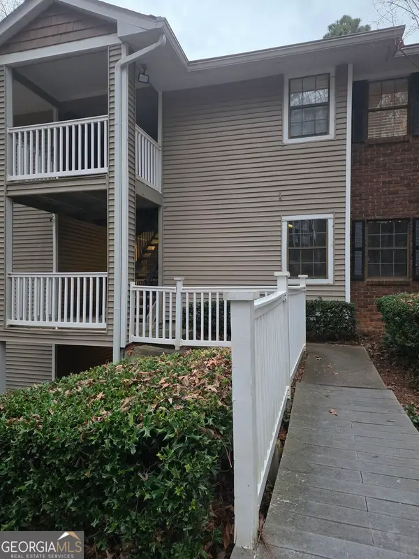 301 Barrington Hills Drive, Atlanta, GA 30350