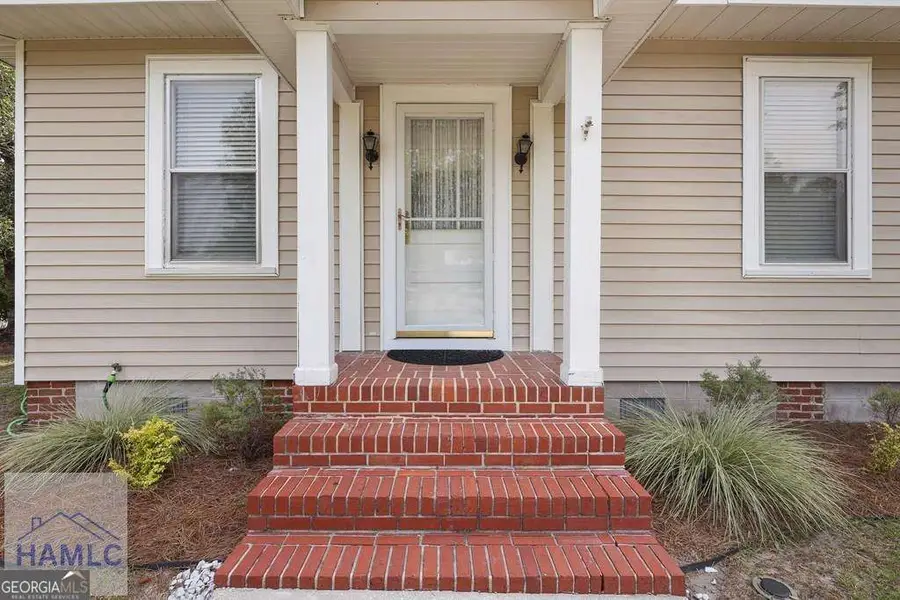 661 E Plum Street, Jesup, GA 31546 - #3