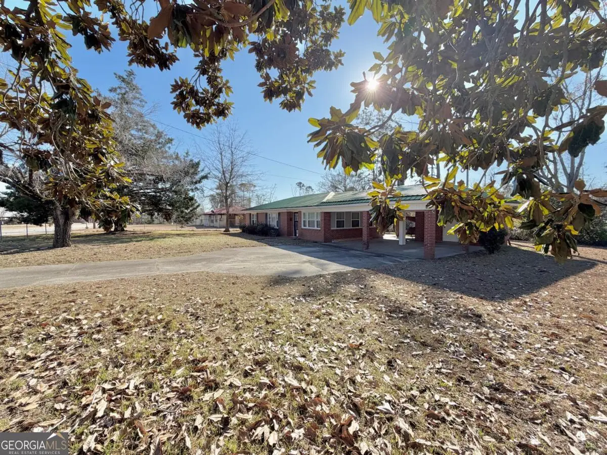 44 E Plum Street, Hazlehurst, GA 31539 - Image #1