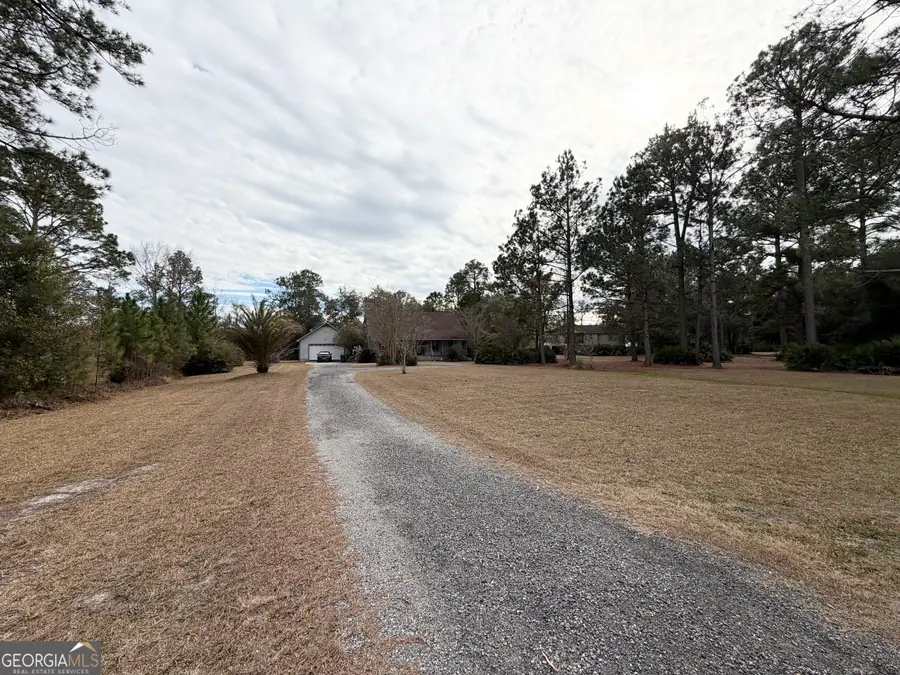 2124 Horseshoe Cove Road, Waverly, GA 31565 - Image #2