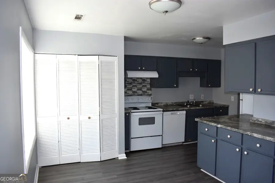 912 Pineland Avenue #APT 6, Hinesville, GA 31313 - Image #3