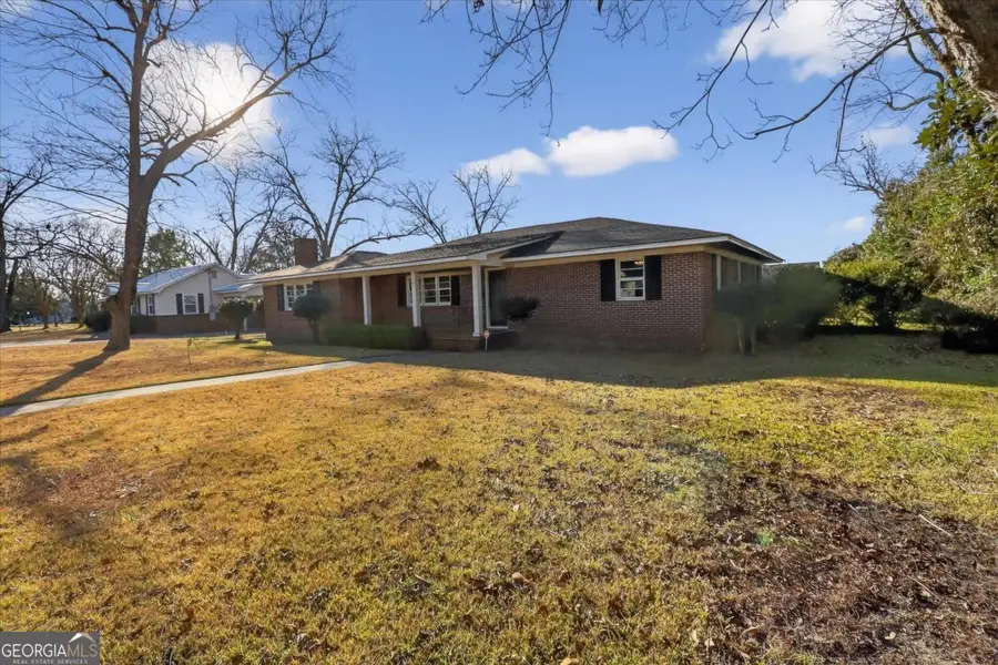 111 E Banks Street, Glennville, GA 30427 - #2