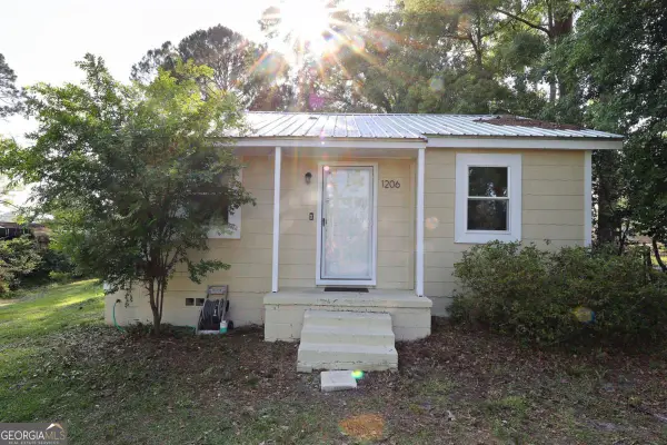 1206 Mcarthur Drive, Valdosta, GA 31601