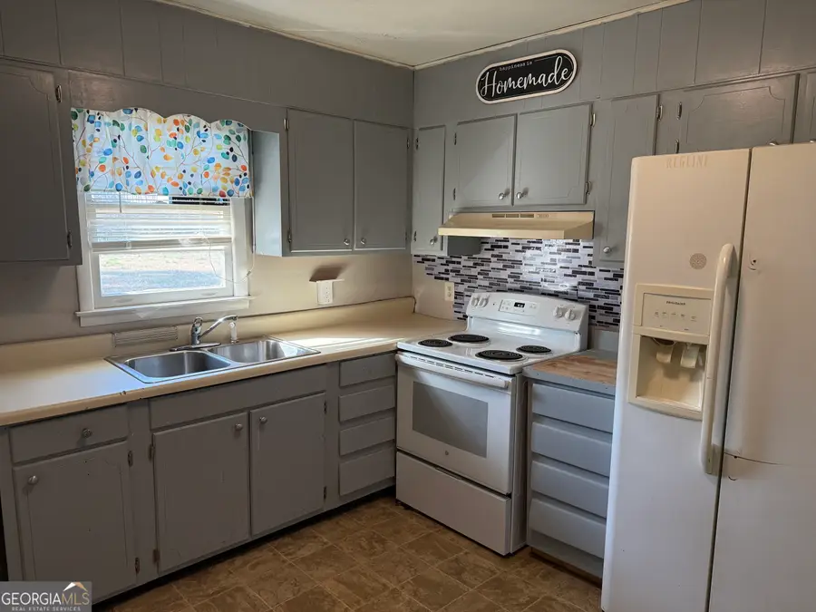 64 Pine Street, Zebulon, GA 30295 - #3