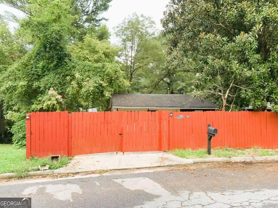 1551 Ferno Drive Nw, Atlanta, GA 30318 - Image #3