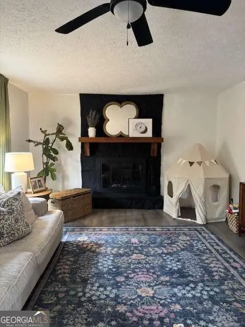 410 Riverlake Court, Woodstock, GA 30188