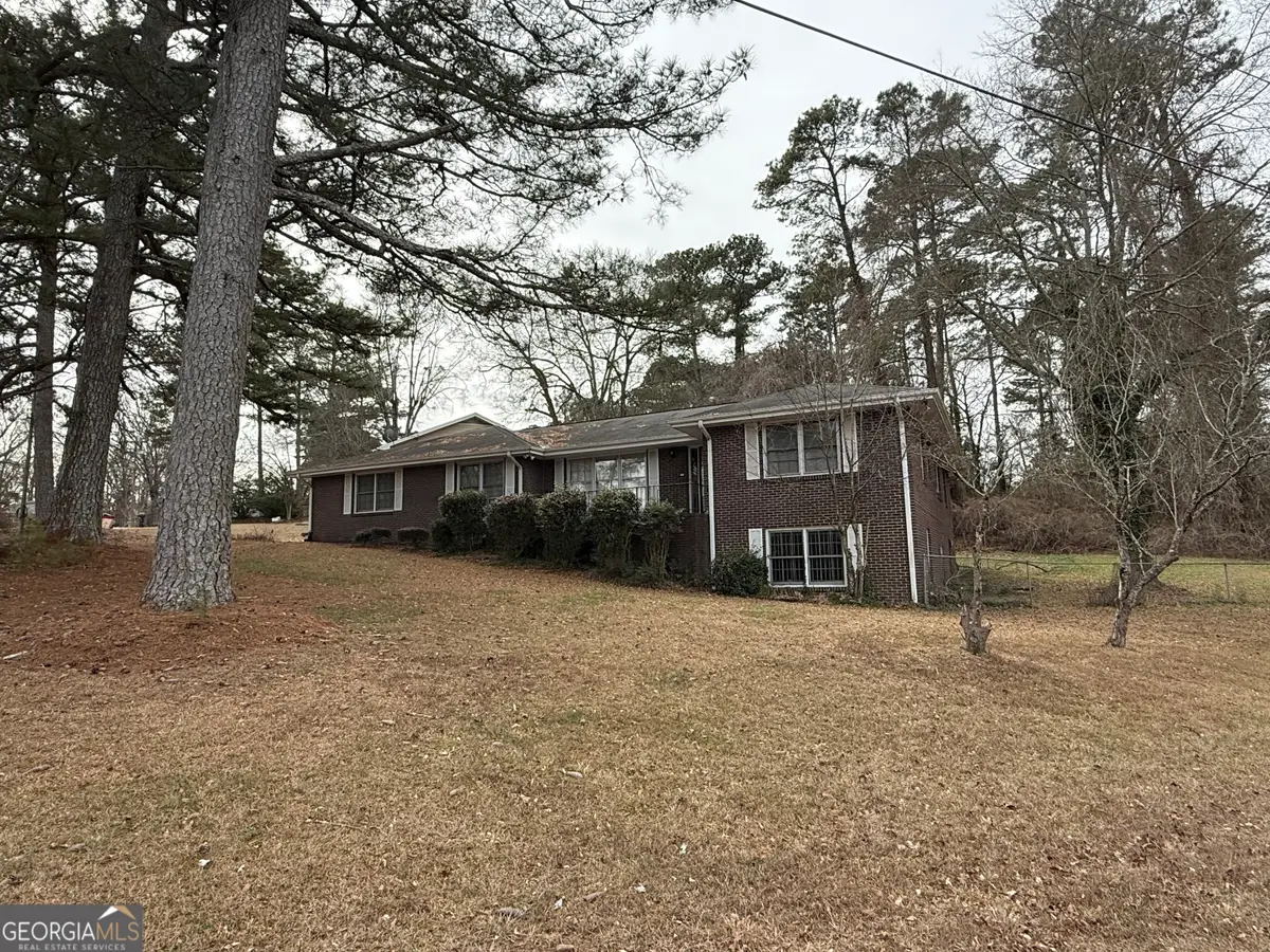 2580 Lake Capri Road Nw, Conyers, GA 30012 - Image #1