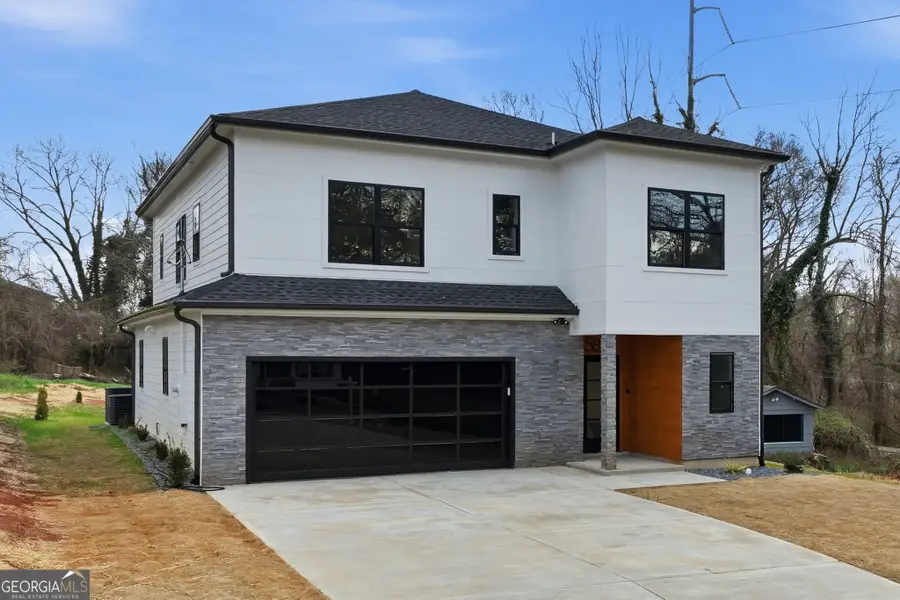 587 Woodland Avenue, Scottdale, GA 30079 - #2