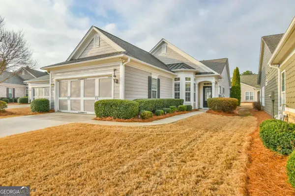 6319 Rockpoint Lane, Hoschton, GA 30548