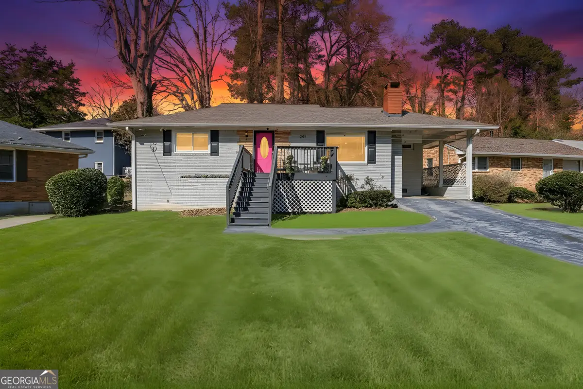 240 W Lake Drive Nw, Atlanta, GA 30314 - #1